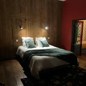 Mercier De Montigny - Les Du Beffroi - Et Massage Frühstückspension Fougères